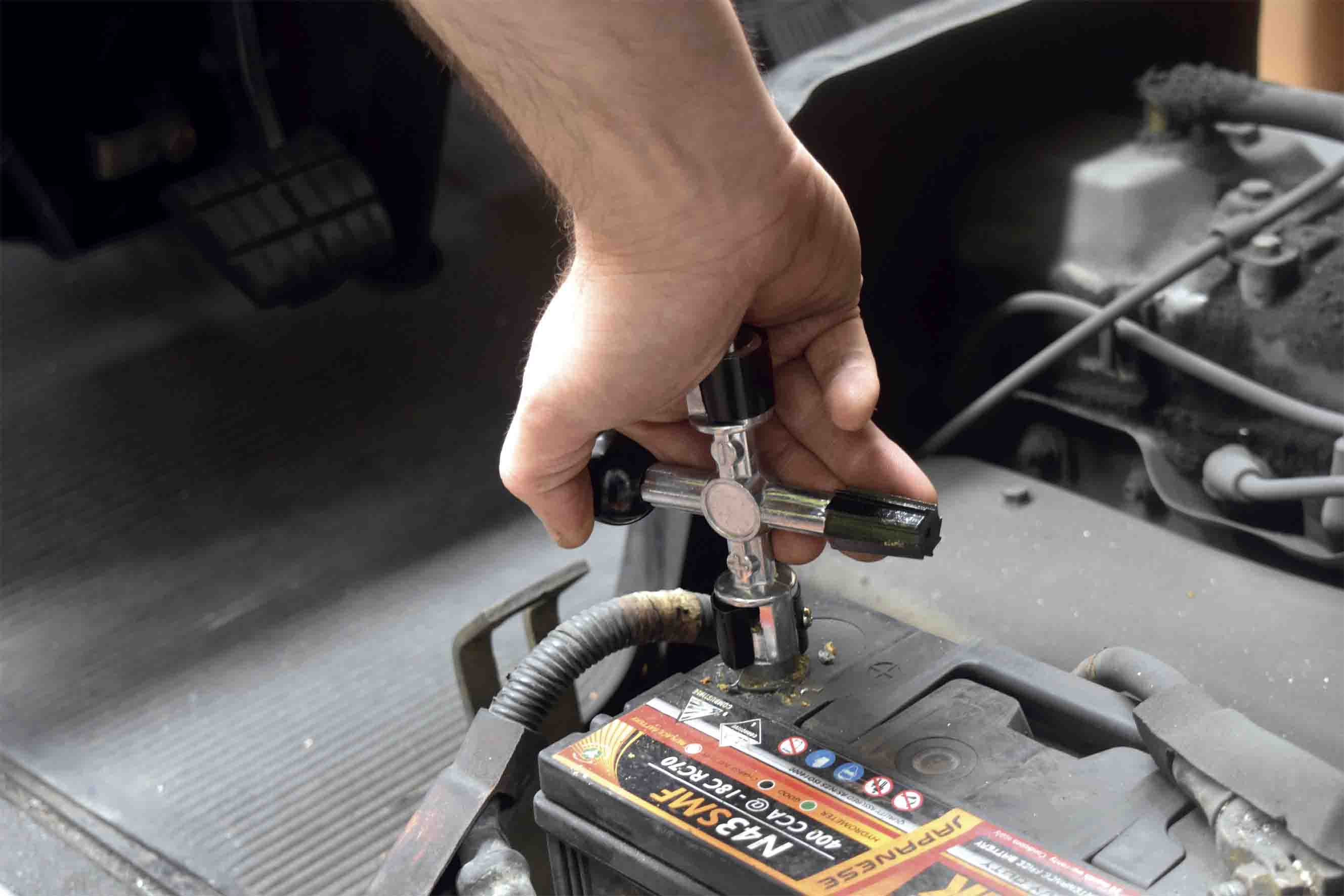 4-Way Battery Post & Terminal Cleaner