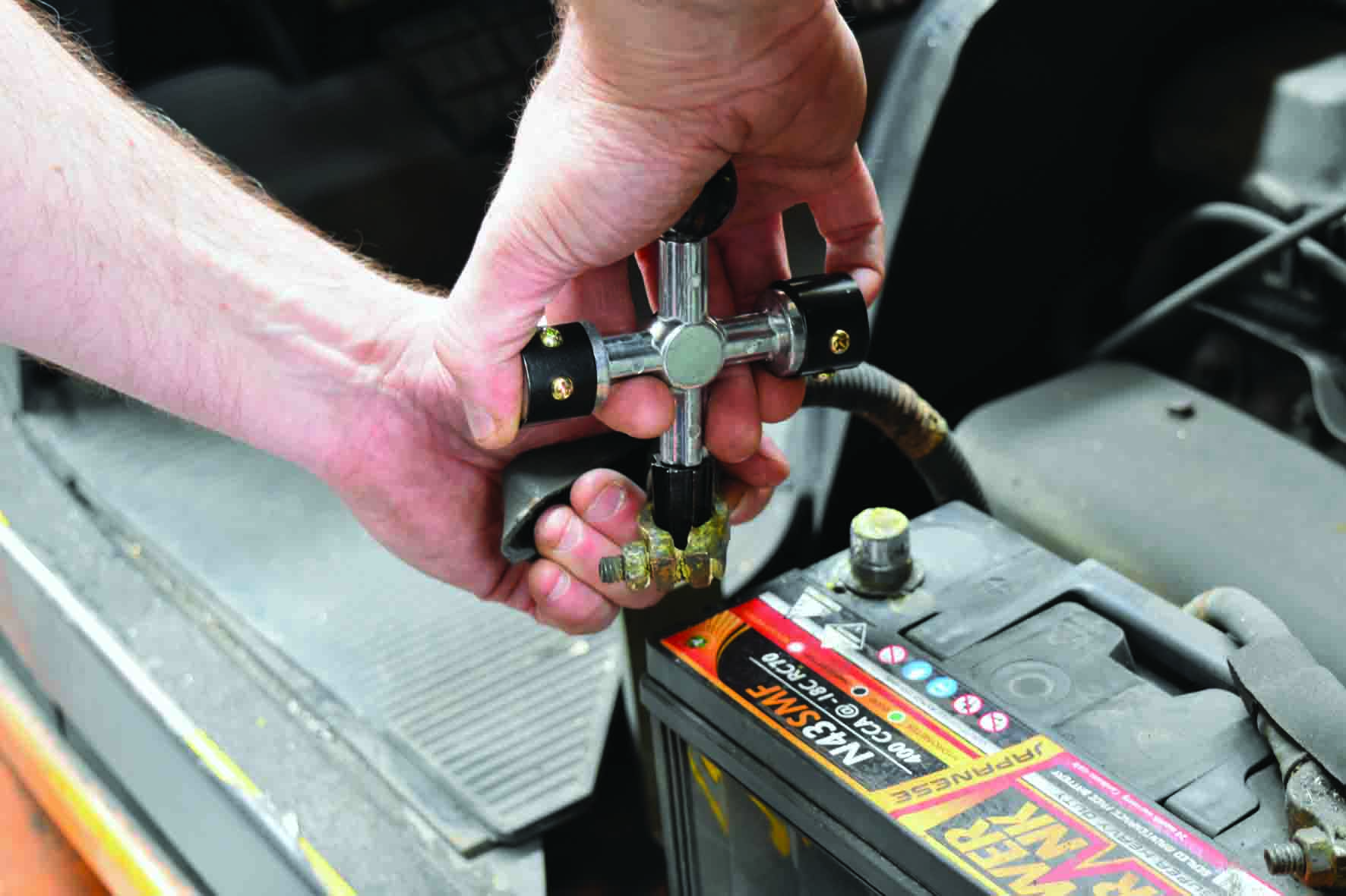 4-Way Battery Post & Terminal Cleaner