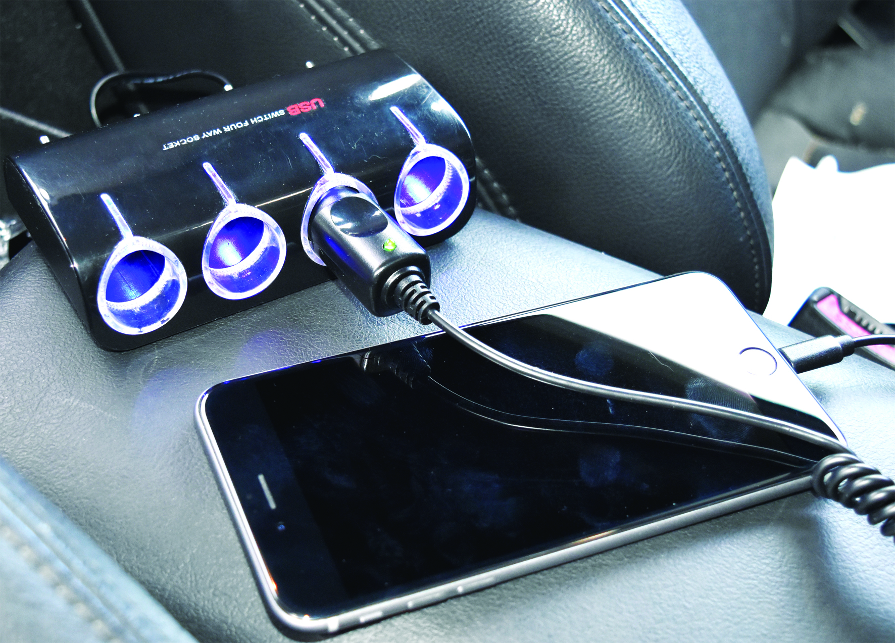 QUADRUPLE CIGARETTE LIGHTER SOCKET with ONE USB & ON/OFF SWITCHES