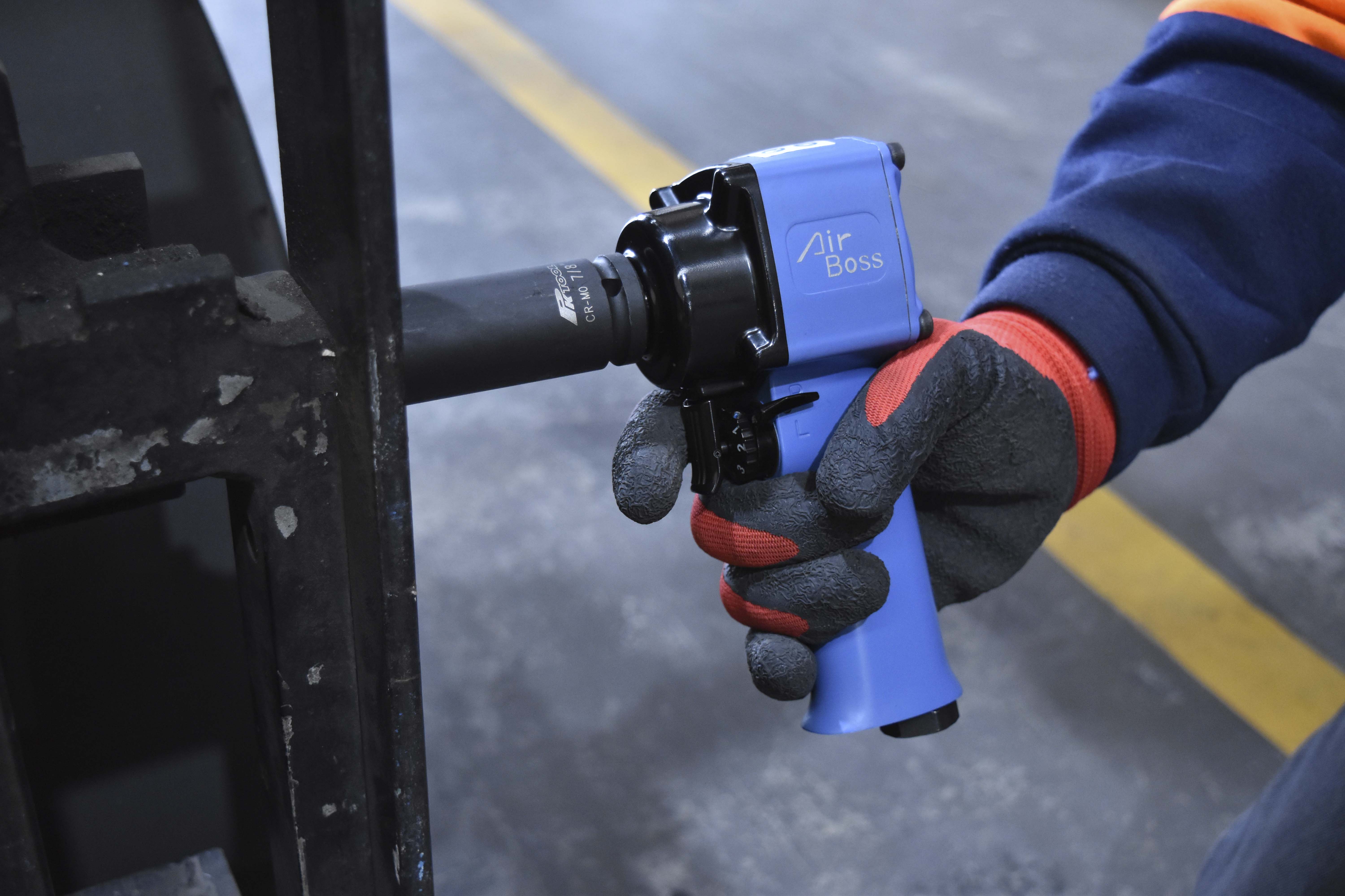 1/2” DR SUPER MINI AIR IMPACT WRENCH