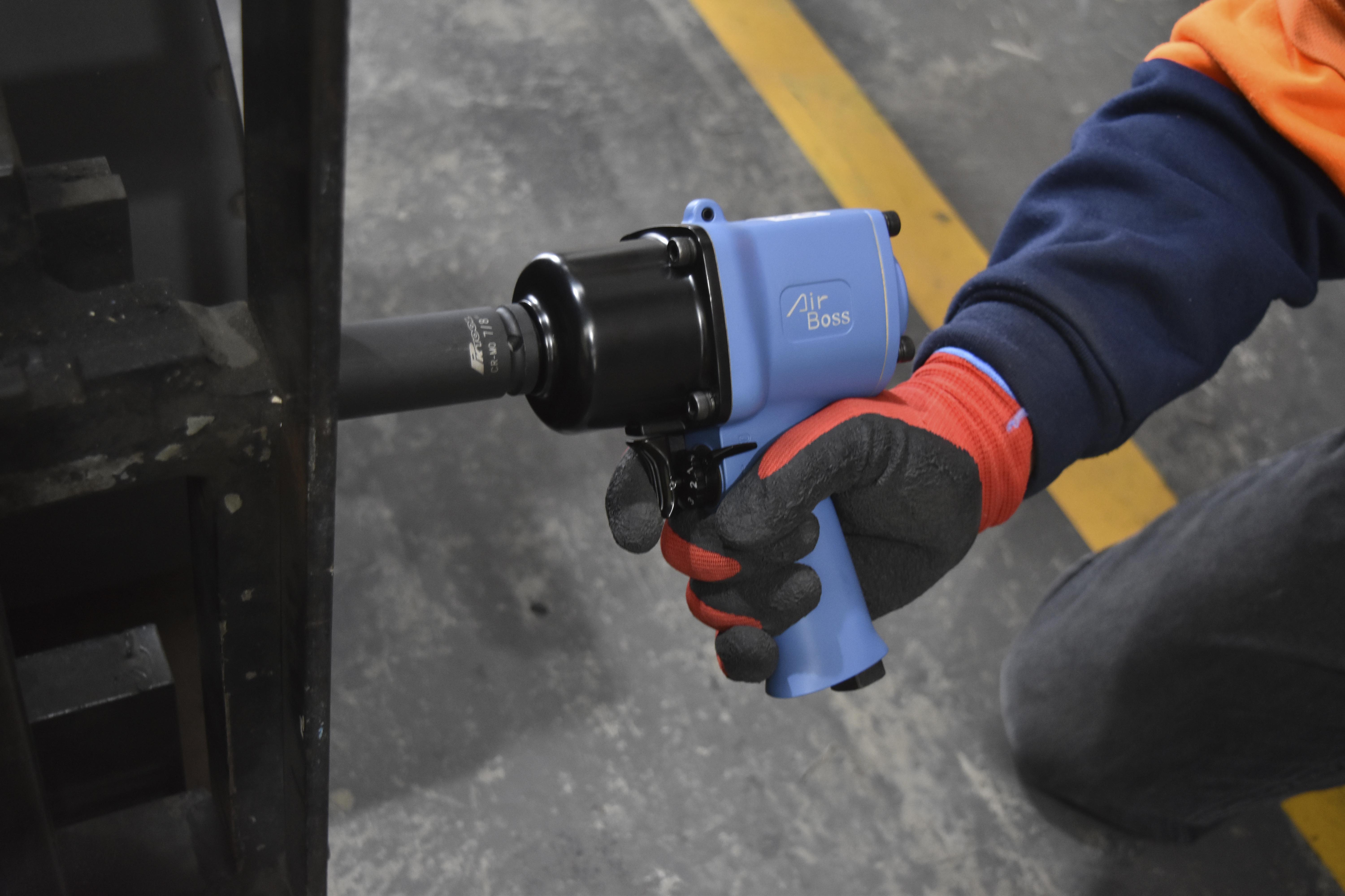 1/2” DR HIGH TORQUE AIR IMPACT WRENCH