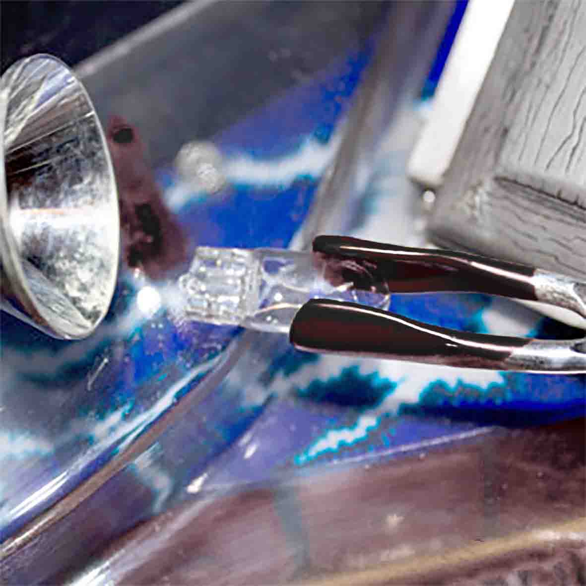 Globe Removal Pliers