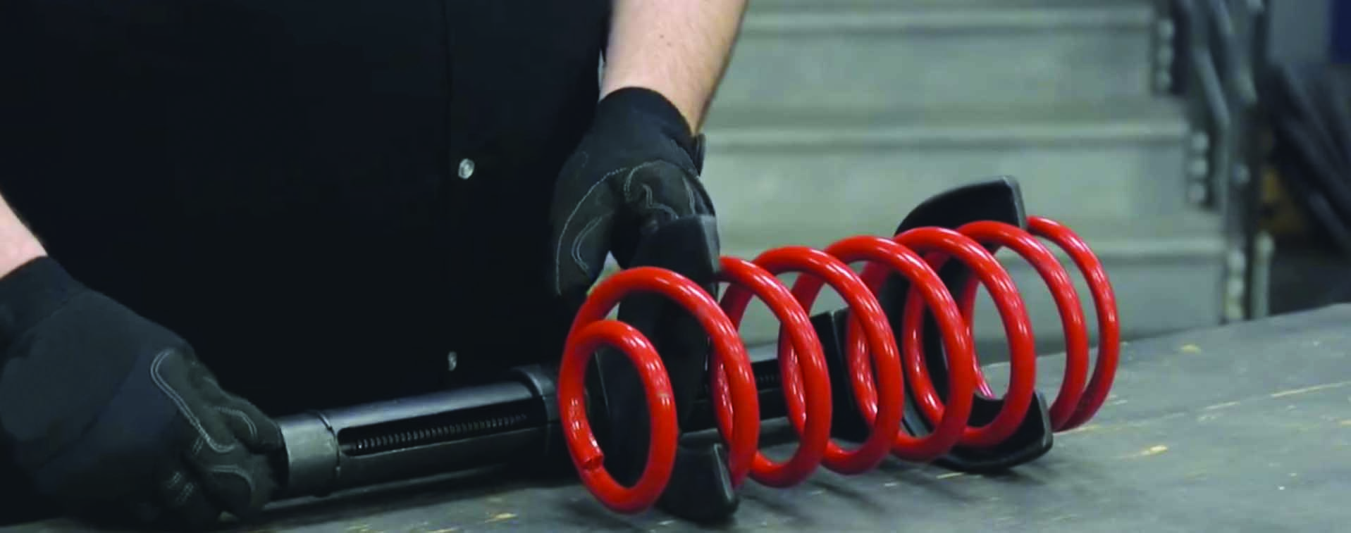 Macpherson Strut Coil Spring Compressor/ Extractor Tool Set with Interchangeable Forks