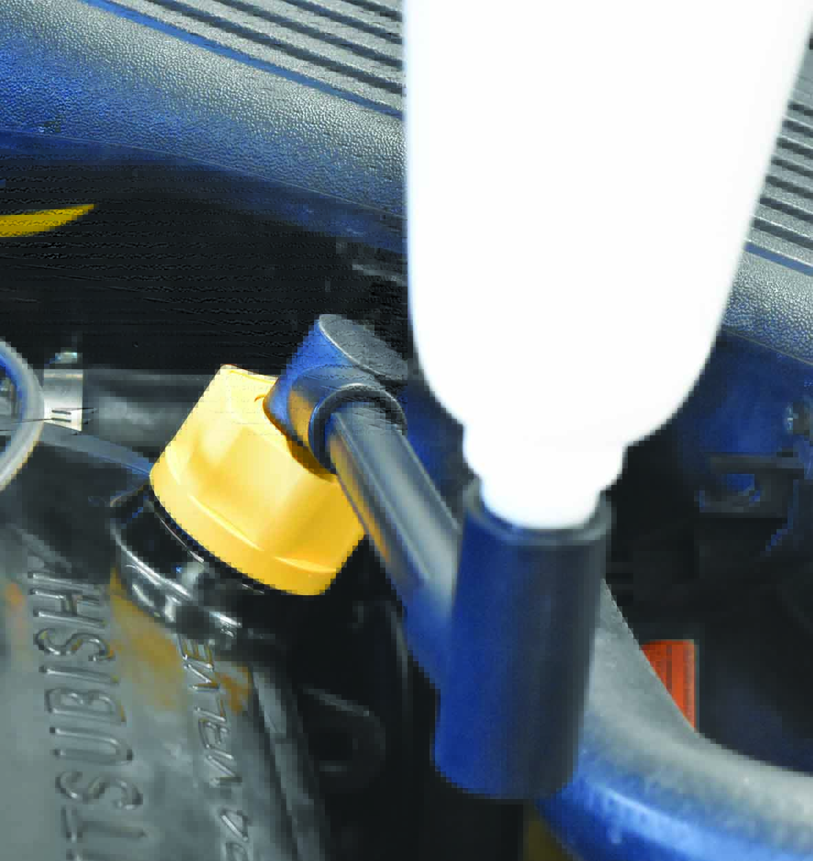 10pc UNIVERSAL NO-SPILL OIL FILLING KIT