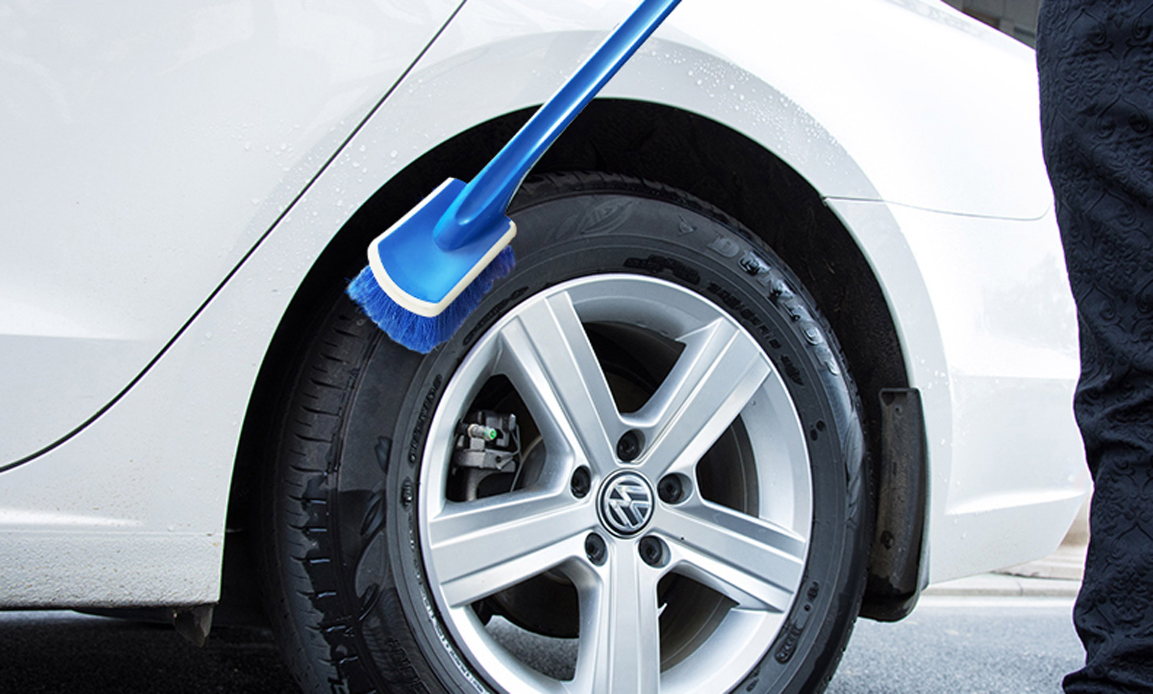 LONG HANDLE WASH BRUSH