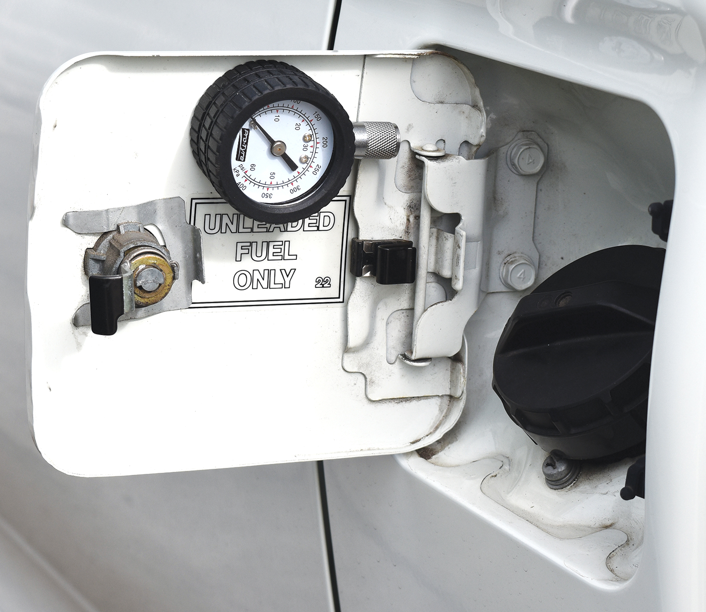 MAGNETIC DIAL TYRE GAUGE – 8pc WITH POS DISPLAY