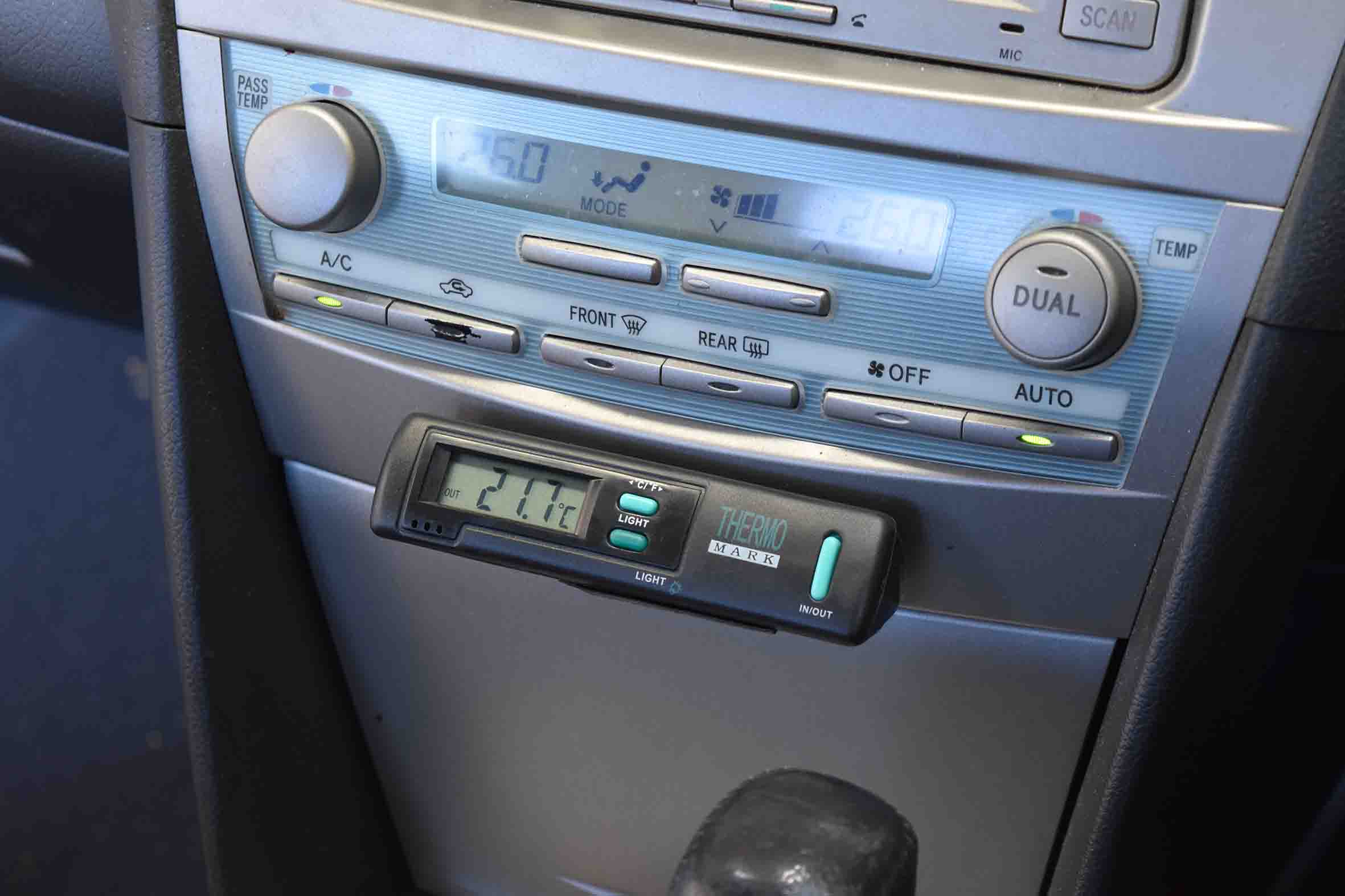 THERMOMETER – INSIDE/OUTSIDE WITH BACK LITE