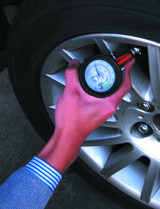 TYRE GAUGE – DIAL GAUGE WITH TREAD DEPTH GUAGE  HEAVY DUTY