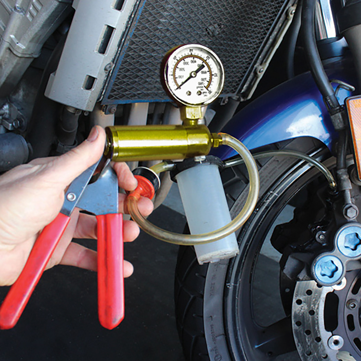 17pc Brake Bleeder & Vacuum Testing Hand Held Pump Kit