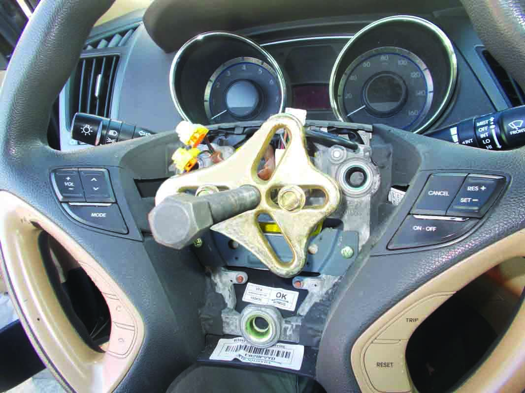 13pc HARMONIC BALANCER & STEERING WHEEL PULLER KIT