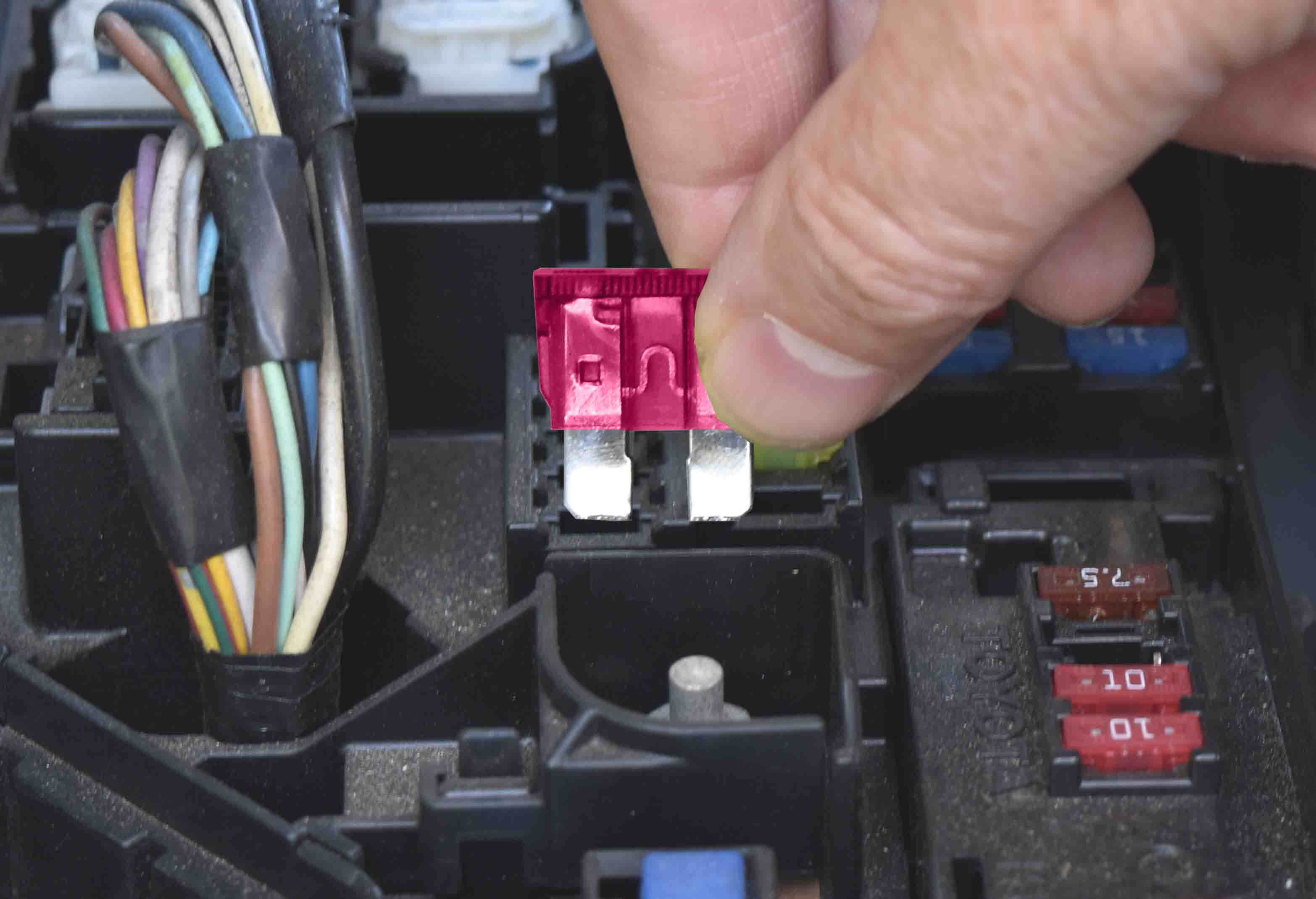 1pc Pink Blade Fuse 3amp