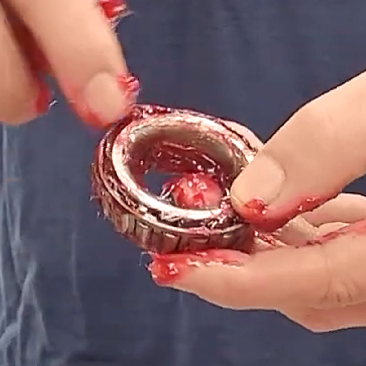 Mess-Free Bearing Grease Packer