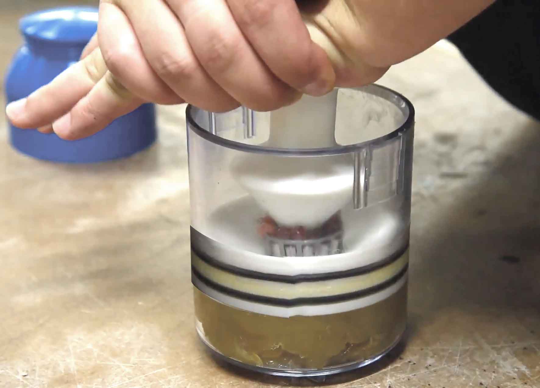 Mess-Free Bearing Grease Packer